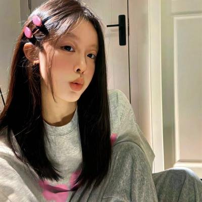 年轻女人